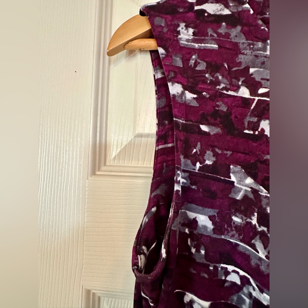 Calvin Klein Plum and Gray Abstract Print Sleeveless Blouse - Picture 4 of 9